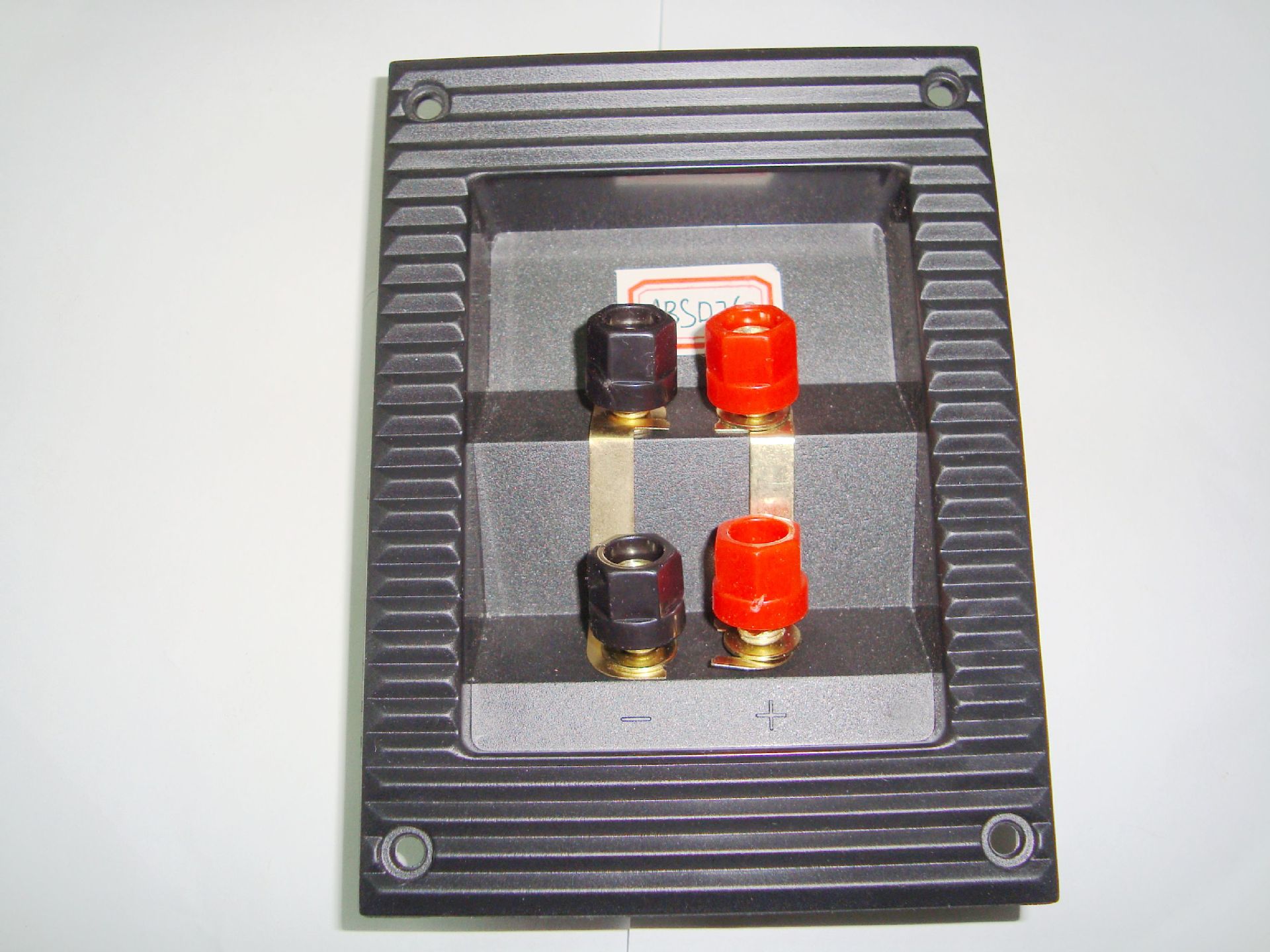 Corrugated four position loudspeaker junction box